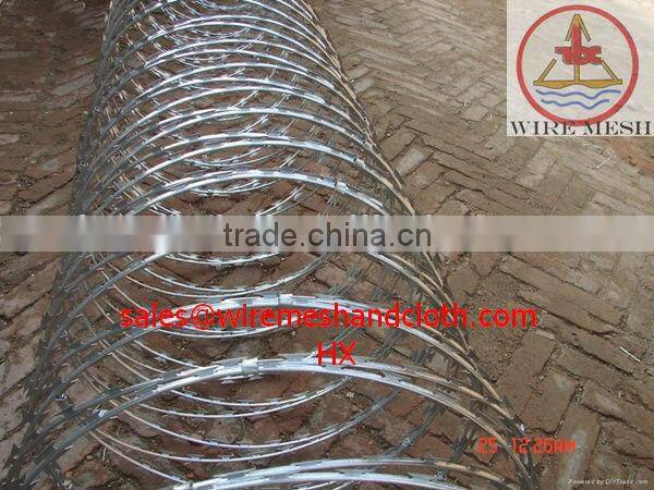 CBT-65 Razor barbed wire hot-dipped galvanized barbed wire