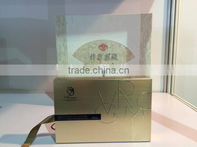 Good looking little cosmetic/gift paper box