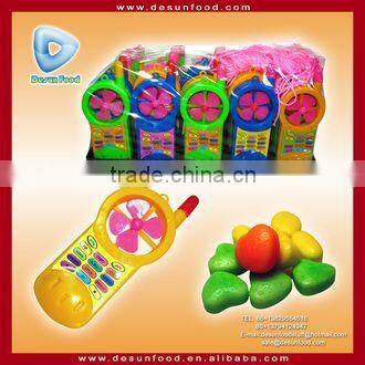 Fast moving cheap toy candy tennis racket toy with sweet