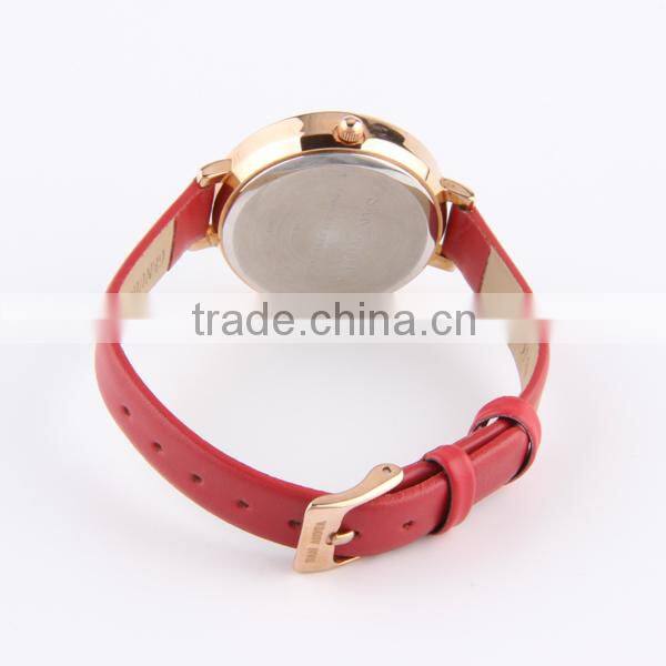 Water resistant quartz strap watch with diamond