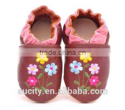 china baby leather shoe with tiger embroidered