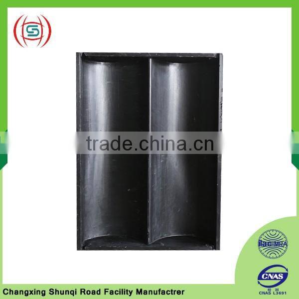 Double sided groove parts as pig feeding equipment