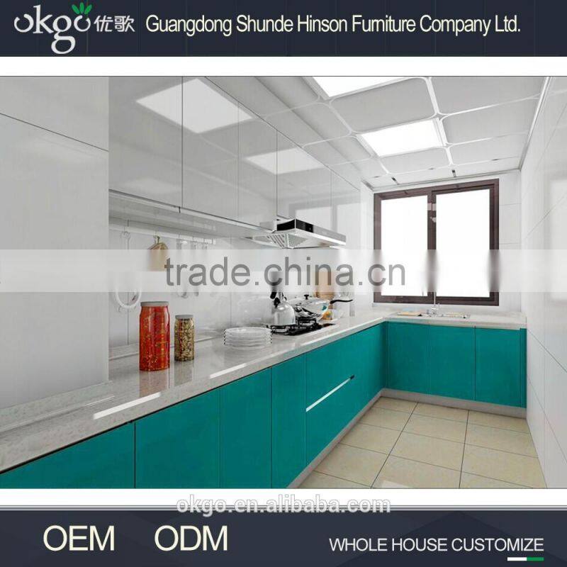 High gloss in stock kitchen cabinets