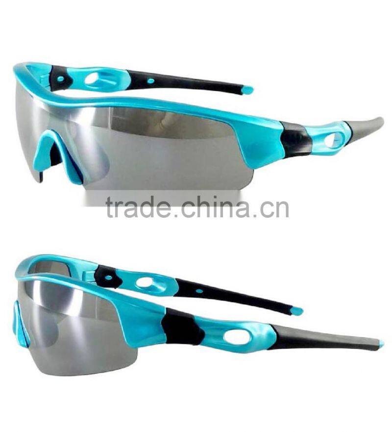 Red half frame sports glasses, comfortable black gloves, any movement are applicable