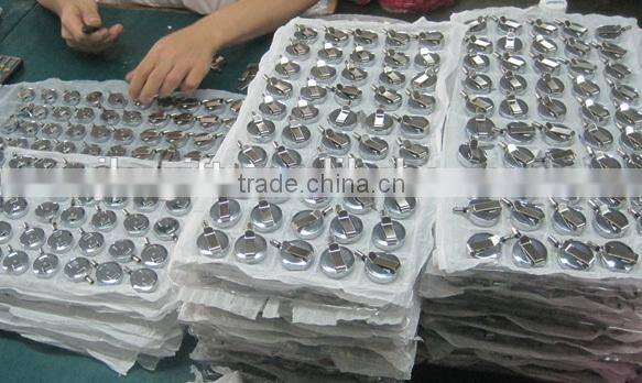 2015 fashion custom wholesale metal badge reel