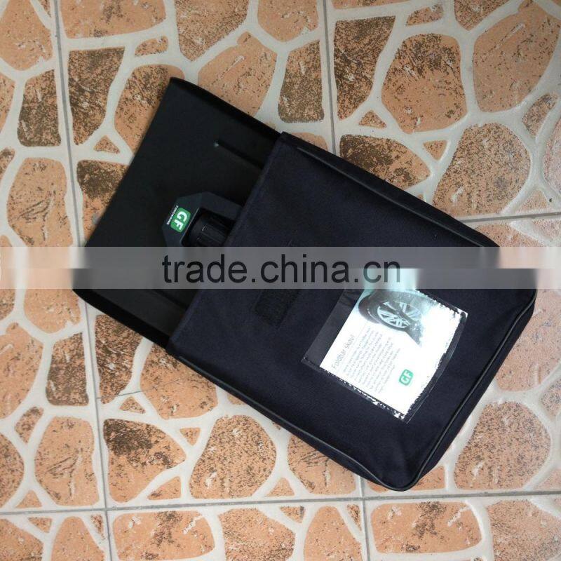 Foldable Snow Shovel / The gifts of auto insurance