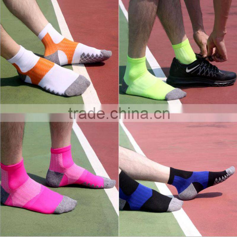2017 new design New Mens Sports Ankle Striped Socks Running Hiking Travel Socks