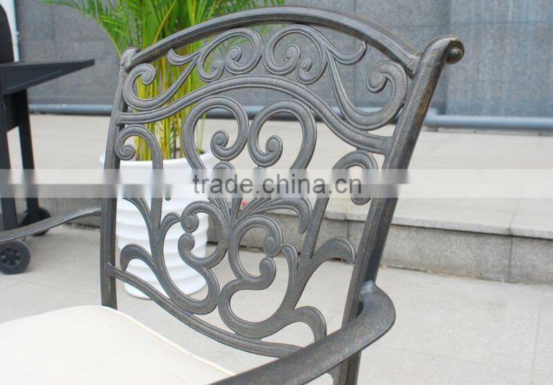 2016 Hot Selling New Fashion Elegant Cast Aluminium Furniture Table Set
