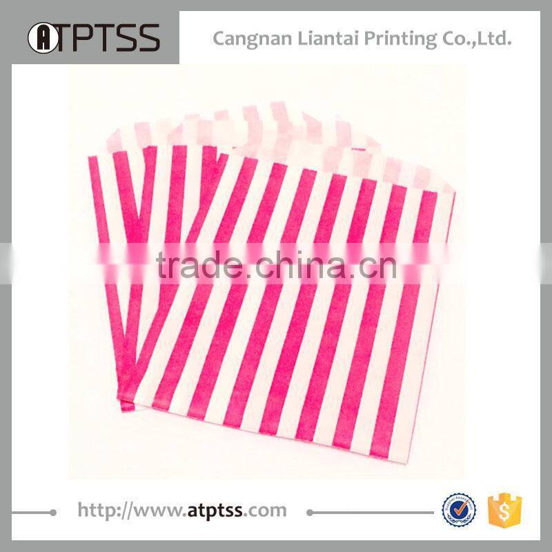 Leopard print design brown heart gift paper bag