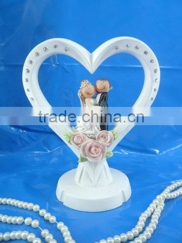2014 hot selling resin heart wedding cake topprs