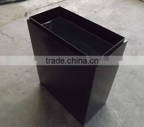 Arlau outdoor colored metal trash can