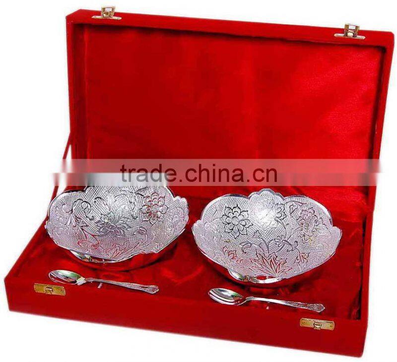 Designer Evergreen utensils for home decore