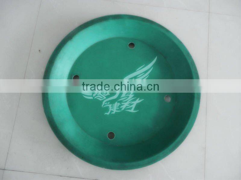 Round grass manhole cover