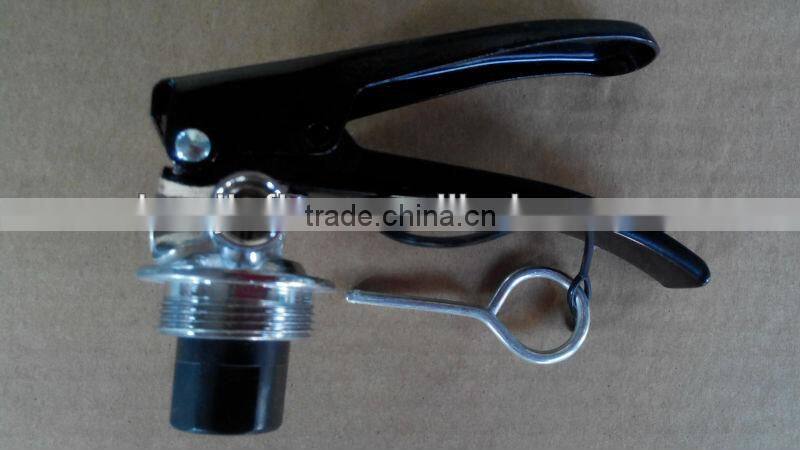 FIRE FIGHTING VALVE FOR EXTINGUISHER