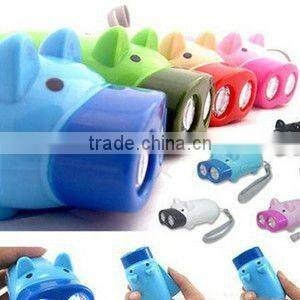 PULL N' GLOW DYNAMO FLASHLIGHT