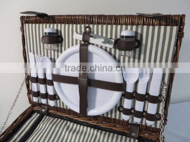 2017 new design hot selling outdoor camping empty willow wicker picnic basket for two person