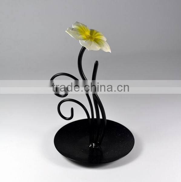 Metal jewelry display design