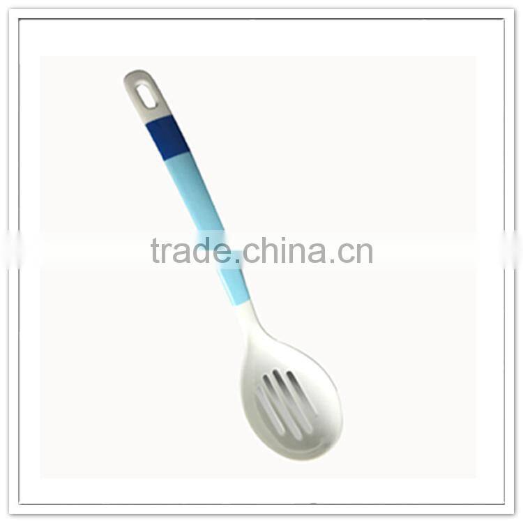 Wholesale hot selling function plastic flatware melamine noodle ladle, noodle skimmer spoon