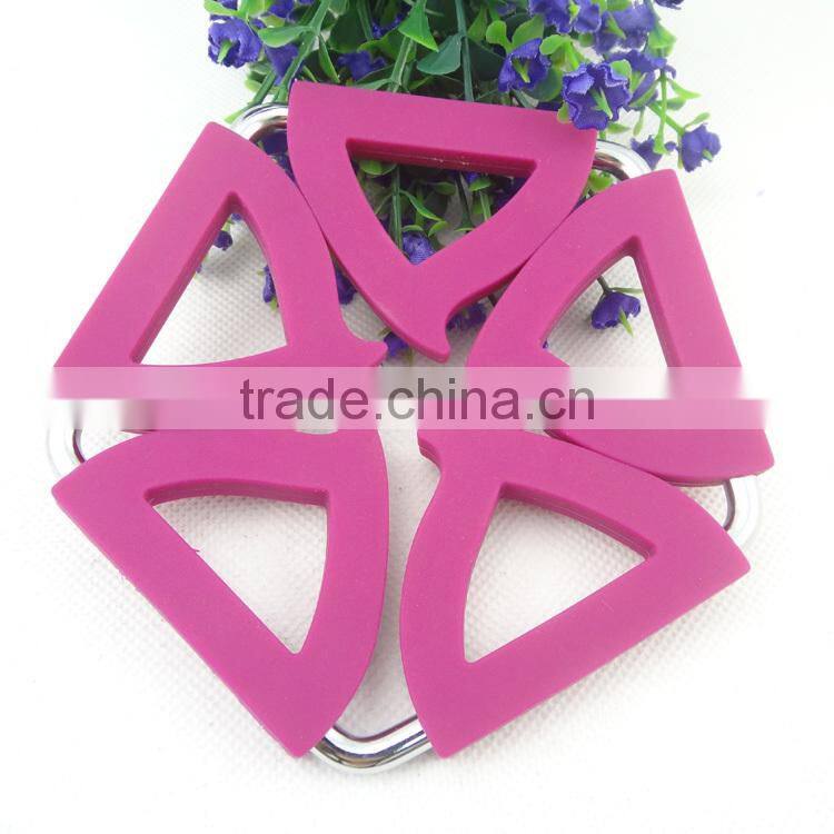 Thick silicone hot pot pads with big hardware
