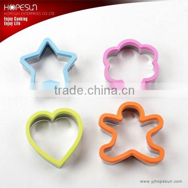 Newfangled 4pcs metal cookie cutter set wth biscuits chocolate molds set