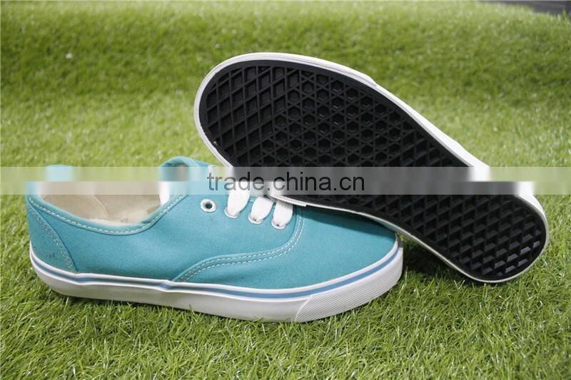 2016 china low price new model flat canvas shoes man