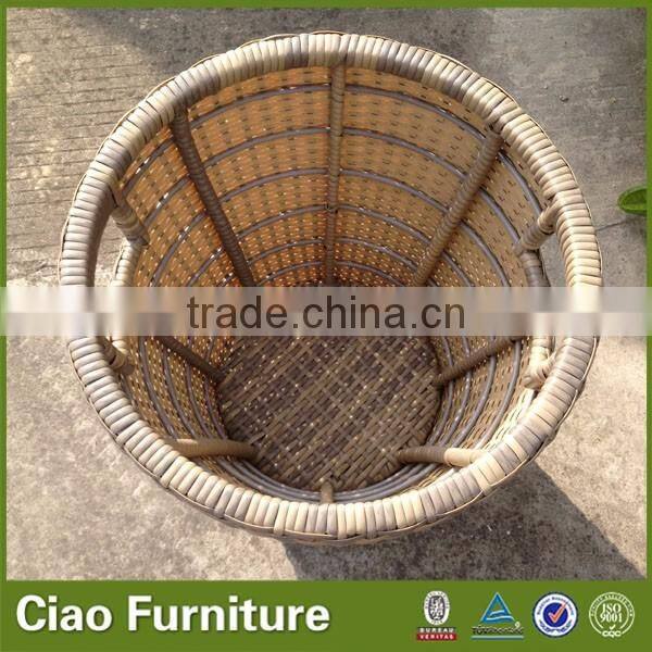 Rattan effect clothes basket / wicker laundry basket