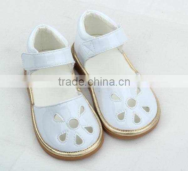 Hot selling skidproof petal squeaky toddler music notes shoes