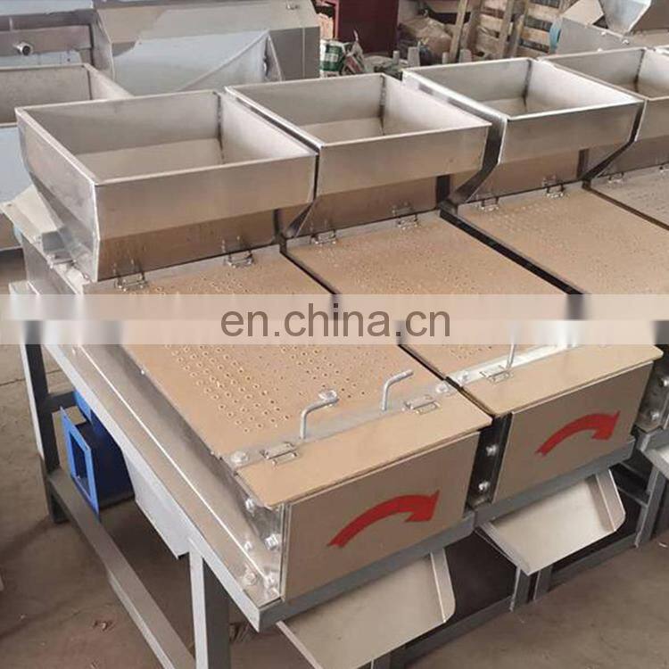 High-efficiency Dried Peanut Peeling Machine / Industrial Dry Peanut Red Skin Peeling Machine