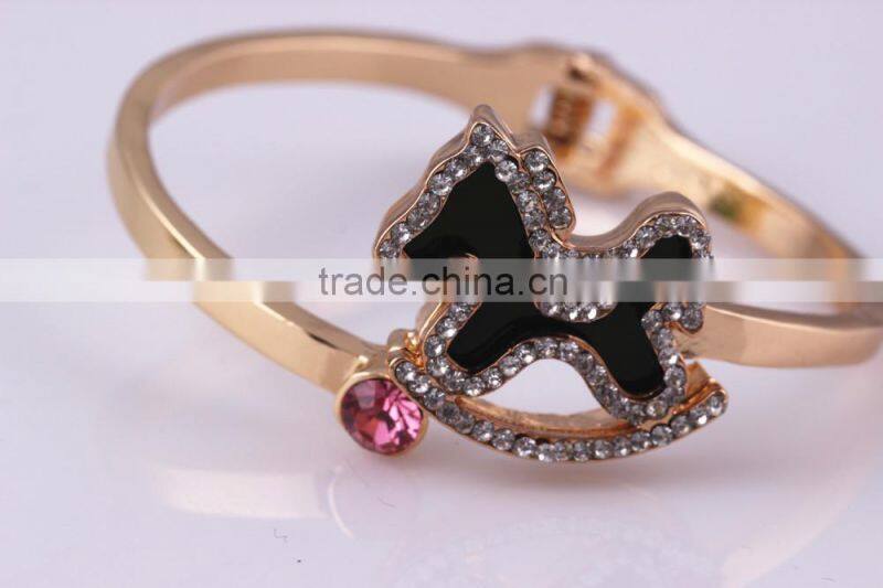 Fashion Beautiful Silver Butterfly Shaped CZ Diamond Bracelet