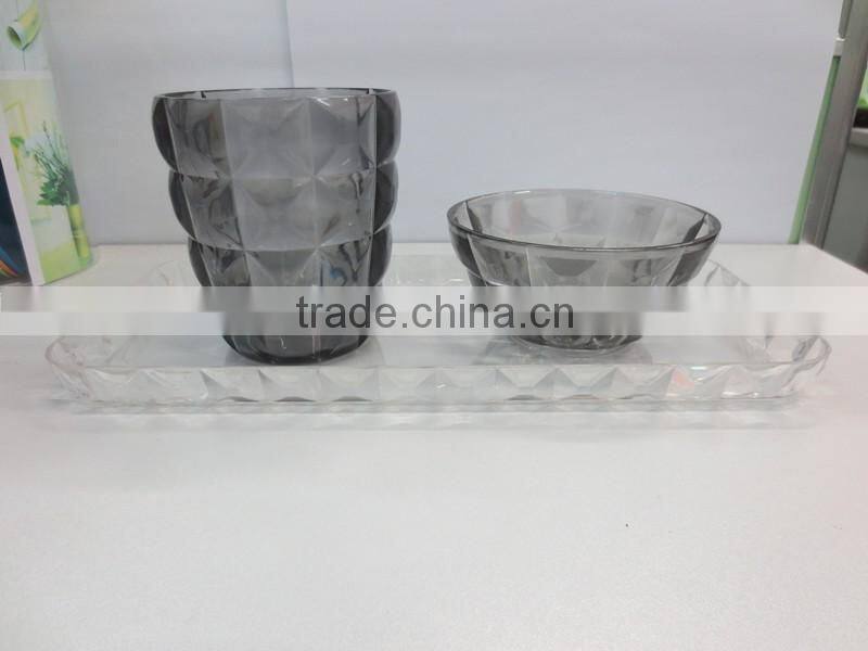 transparent reusable plastic salad container