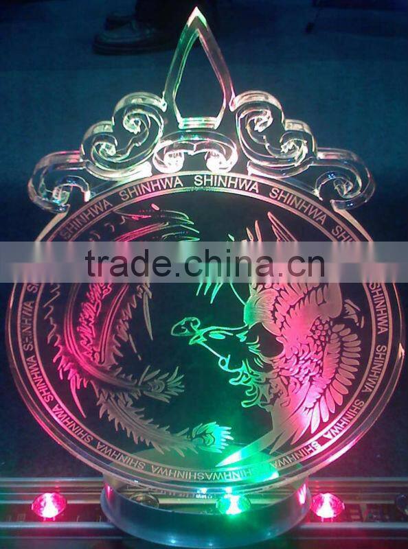 2013 hot new design acrylic crown shape LED display