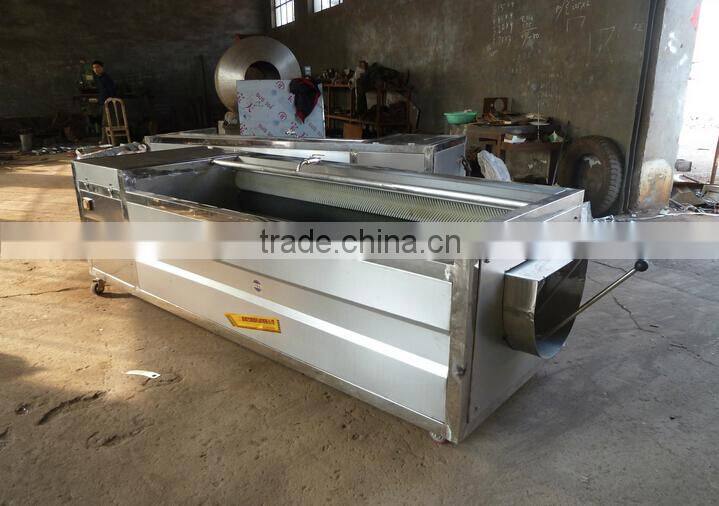 Fruits and vegetables cleaning and peeling machine