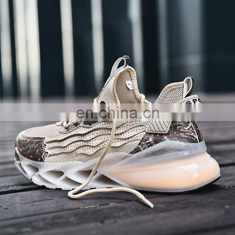 Factory Outlet Christmas Design Wholesale High Quality Men's Jogging Track and Field Breathable Customized Casual Sports Shoes