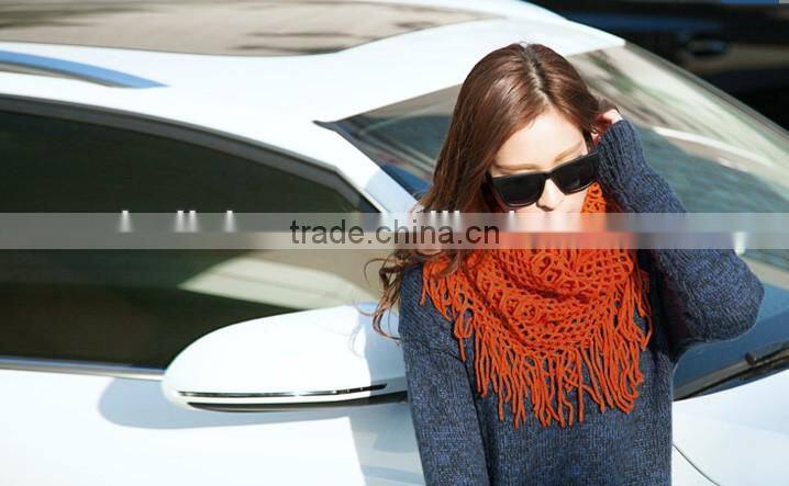 Fashion Ladies Cheap Acrylic Tassel Circle Knitted Loop Scarf
