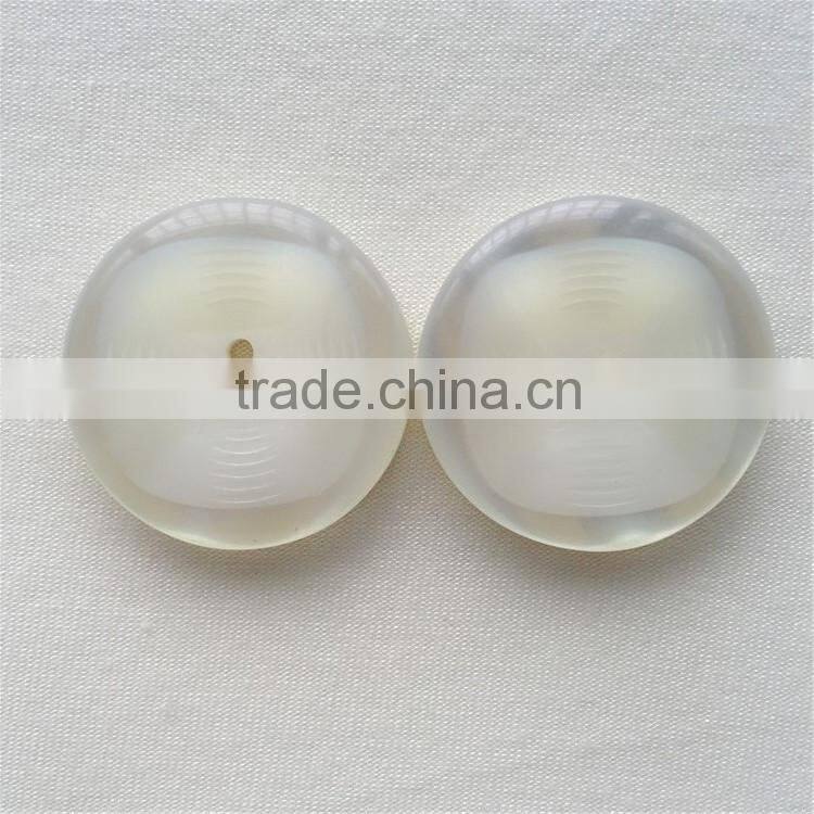Wholesalers white plastic round handicraft wholesale button