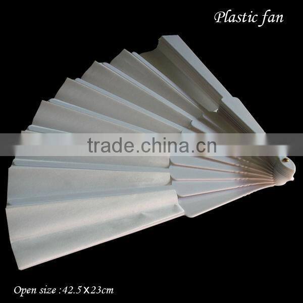 Plastic fabric fan