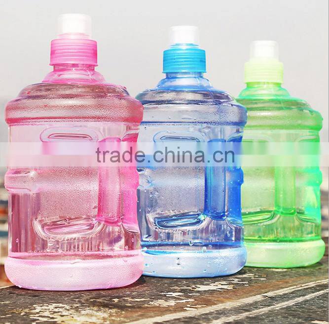fashion new design summer sport portable plastic water bottle with handel bar