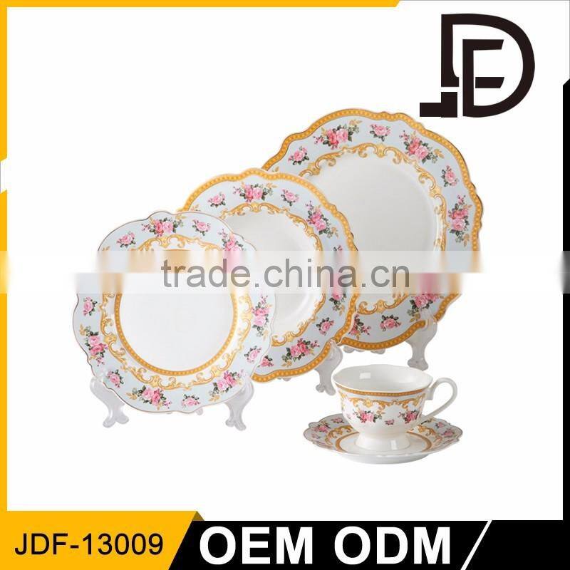 wholesale white royal hotel restaurant wedding porcelain ceramic plate with gold rim