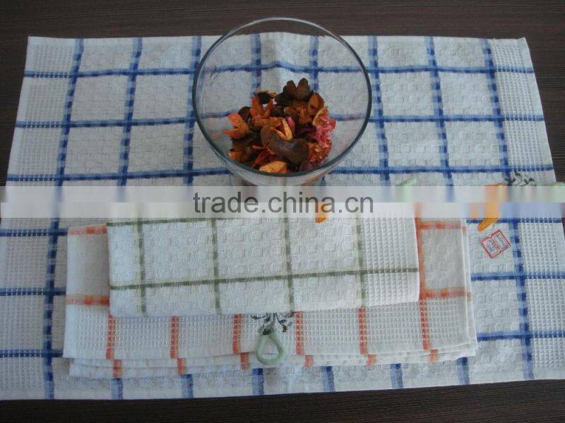 China supplier large waffle check tea towel with carrot design