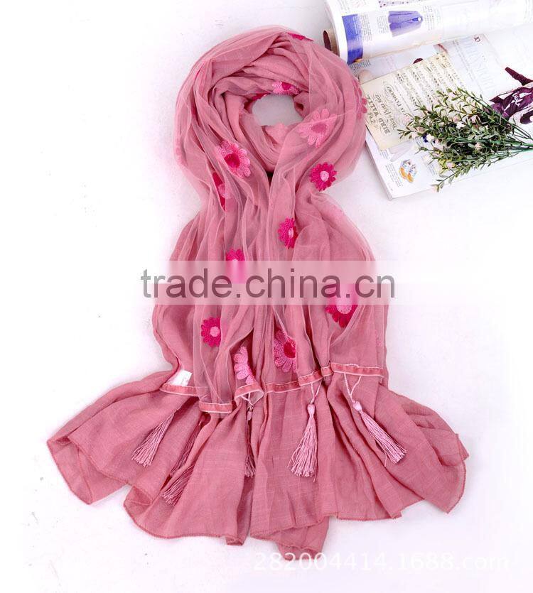 New product fashion daisy embroidered scarf with Chinese knot tassel WJ-670