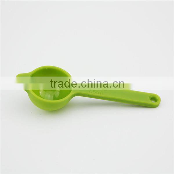 Fancy design high quality plastic measuring cup