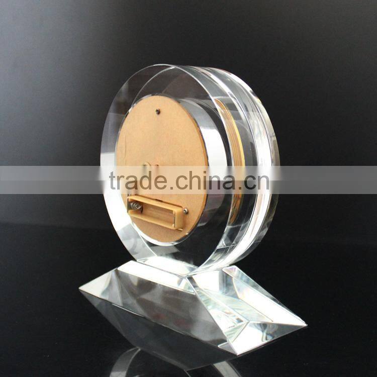 Round shaped crystal desktop clock
