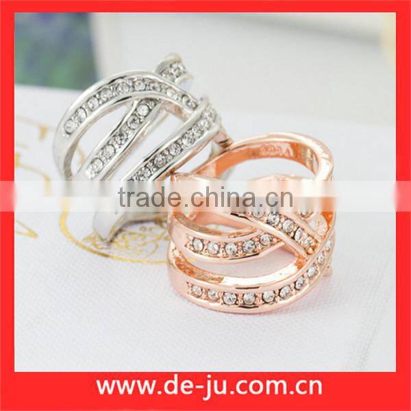 Charm Design Diamond Couple Ring