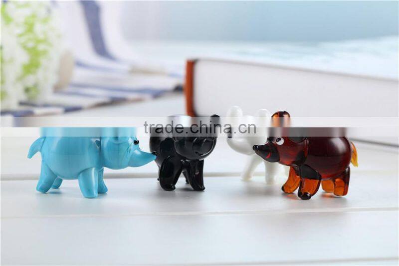 Colored glass pig handicrafts for household decoration or gifts