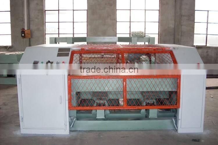 Wood veneer spindleless peeling machine for plywood production line