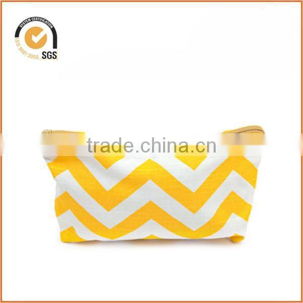 Vintage Camera Applique Zipper Pouch/Makeup Bag: Yellow Canvas with Black and White Fabric By Chiqun Dongguan CQ-H01072