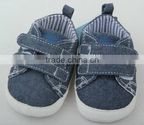 Wholesale breathable purple soccer shoes for babies