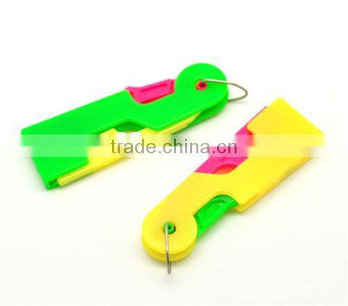 Wholesale Mixed Automatic Practical Plastic Easy Needle Threaders