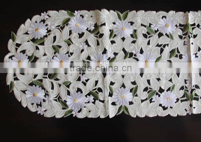 100% Polyester Hand Embroidery Floral Tablerunner
