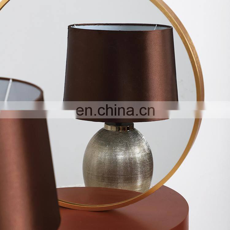 Vintage design home decor modern bedside embossed surface gold ceramic light for reading